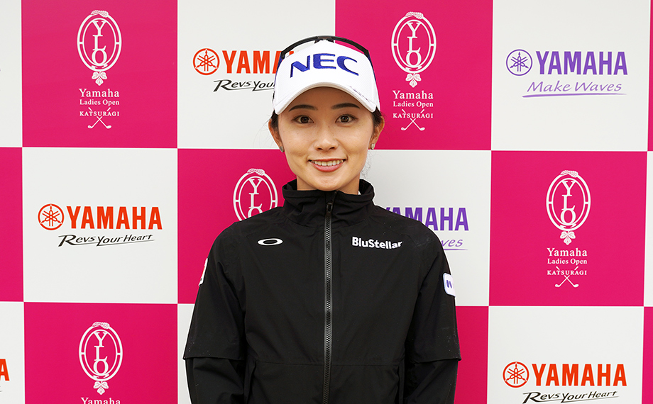 インタビューを受ける安田祐香